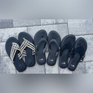 Sanuk Women's Black and Tan Sandals Trio